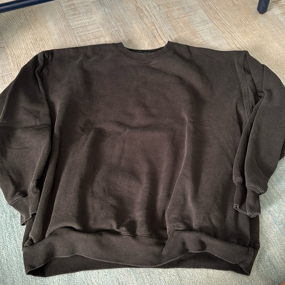 Brandy Melville Crewneck